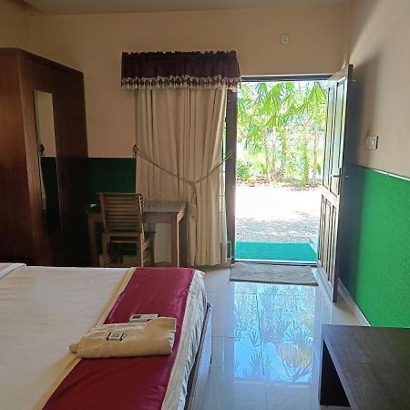 Global Backwater Resort Коллам Экстерьер фото